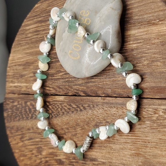 B2831 emerald crystal raw chip‎ Peruvian seashell bracelet - Picture 1 of 3